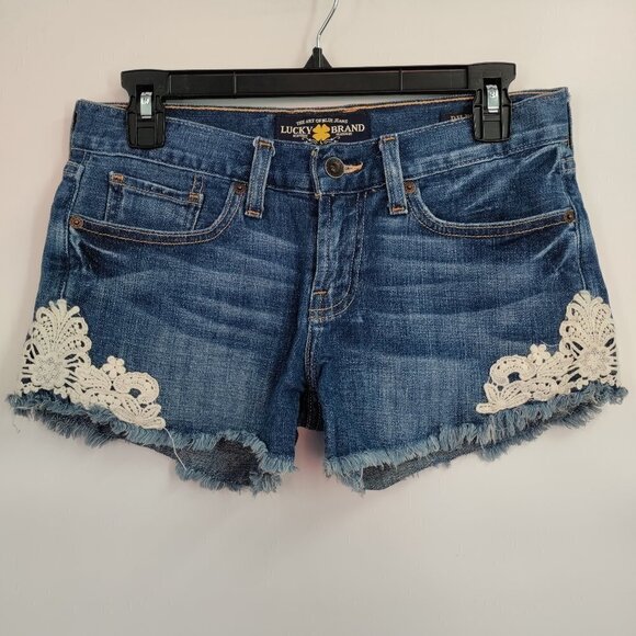 Lucky Brand Riley Short Floral Lace Raw Hem Mid-Rise Wash Denim Size 24 Women - Picture 3 of 13